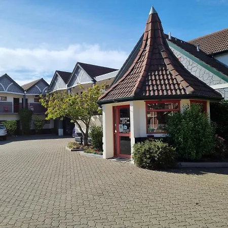 Amross Court Motel